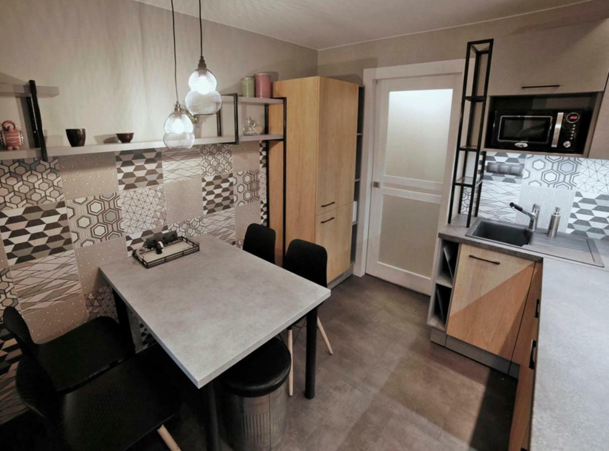 Great Location, Stylish Apartment Jurmala Luaran gambar